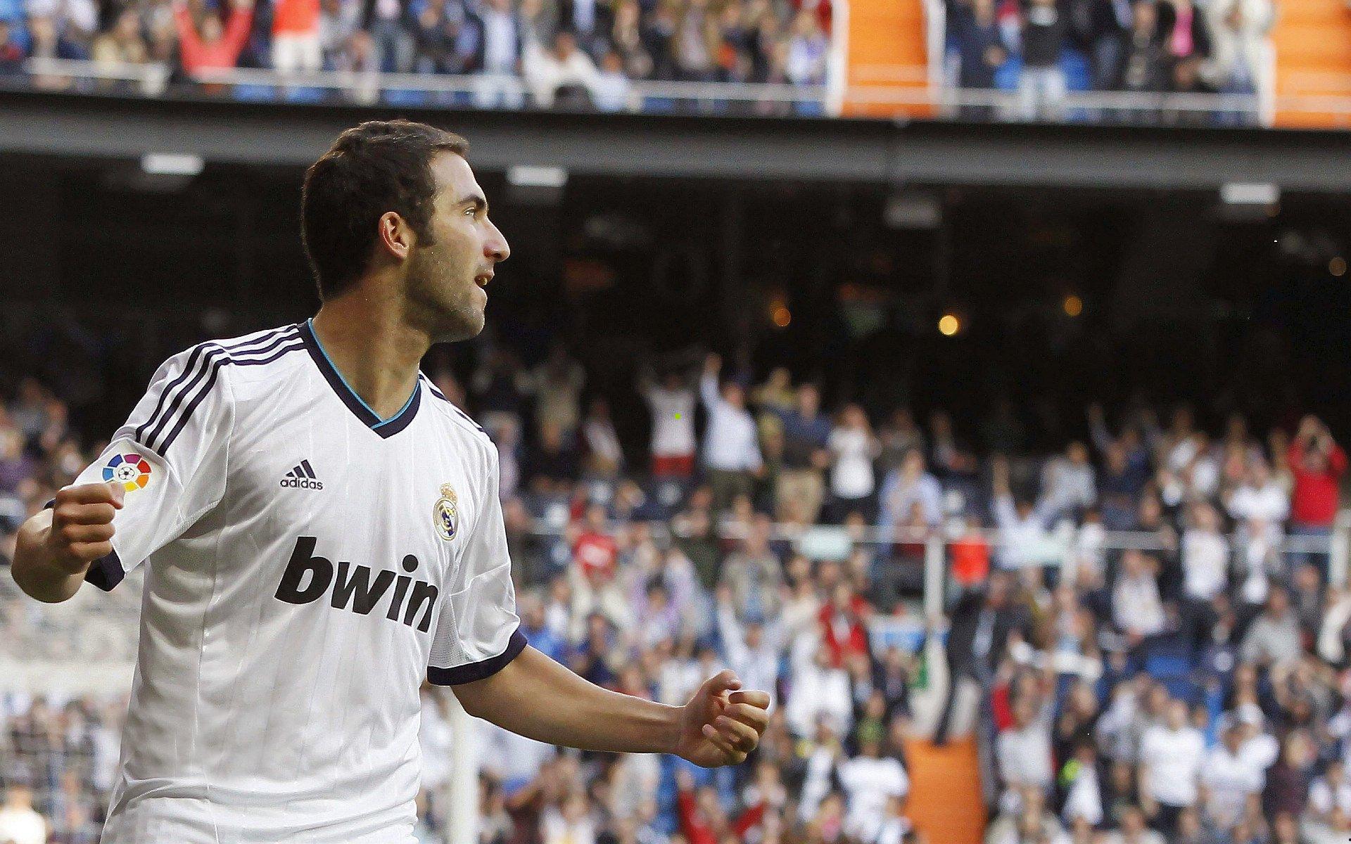 亚洲冠军首秀兵不血刃轻取三分,门将封神表现阻大胜